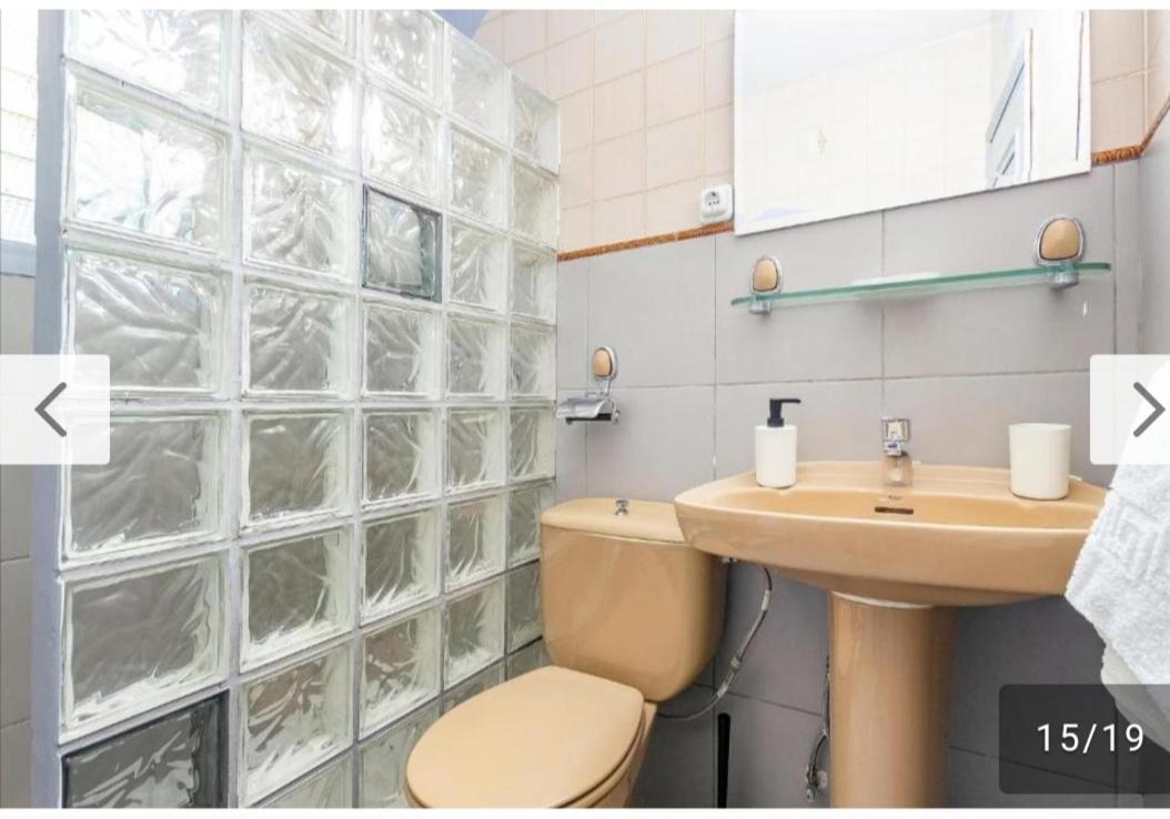Apartamentos Carihuela Torremolinos Exteriör bild